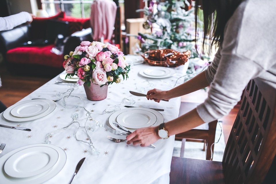 A Healthy Holiday Menu, Plus 5 Helpful Tips for Hosting a Stress-Free Holiday