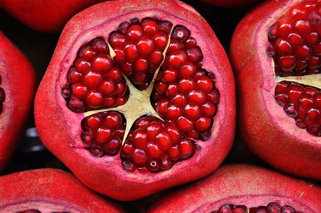 Top 19 Foods To Make You Look Younger